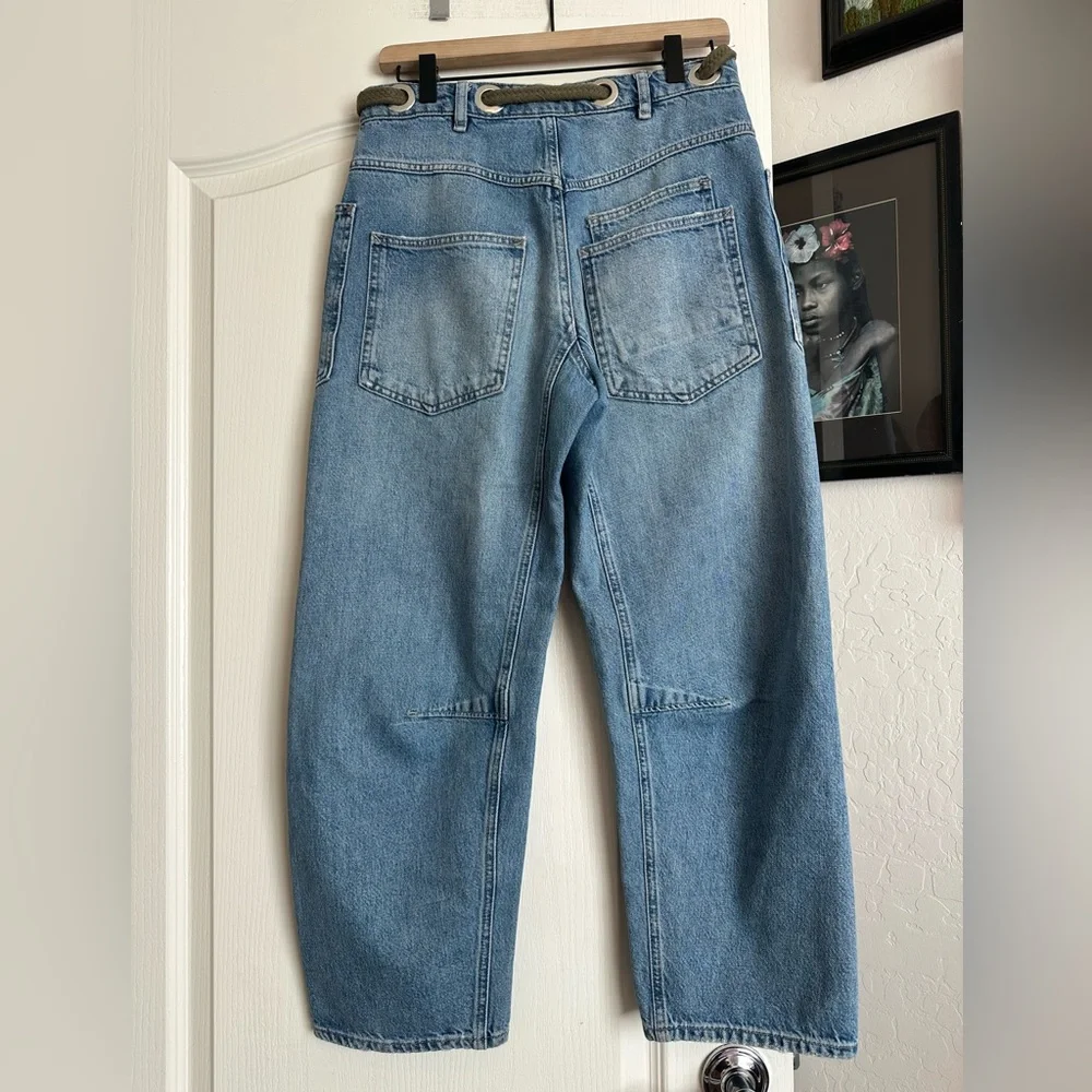 We The Free Moxie Barrel Jeans. Size: 25 - Picture 6 of 16